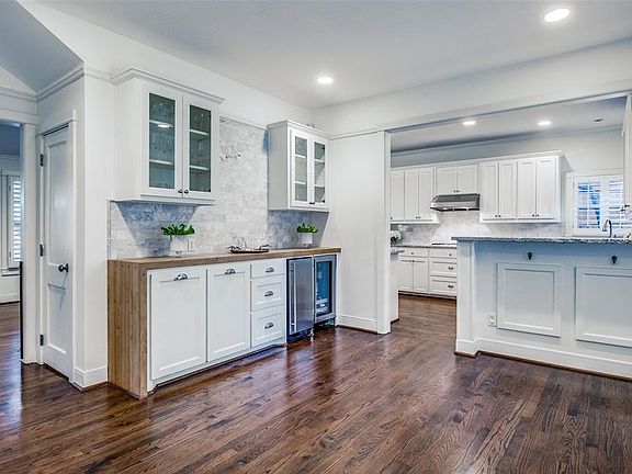 3rd image of 6933 La Vista Dr