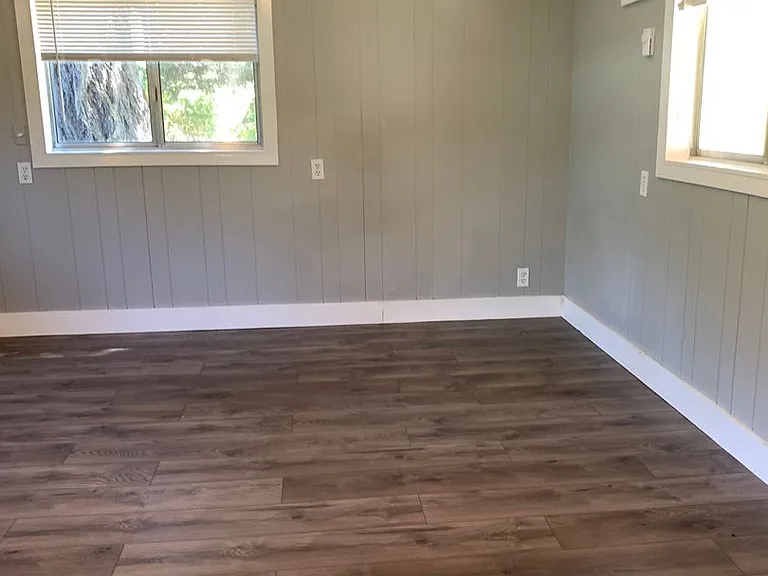 4260-1t - 7015 Rogue River Hwy — Photo 2