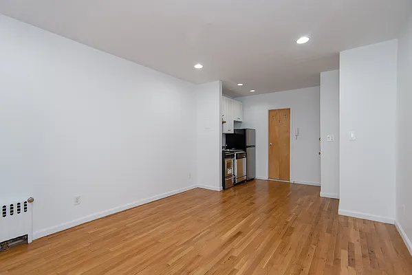 Rented by LC Lemle Real Estate Group | media 18