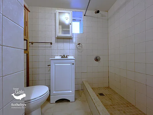 Rented by Daniel Gale Sotheby's International Realty | media 23