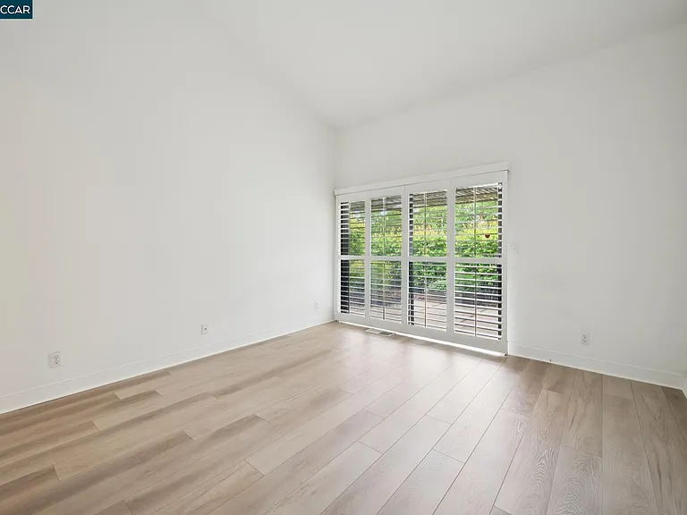 2137 Presidio Ct — Photo 24
