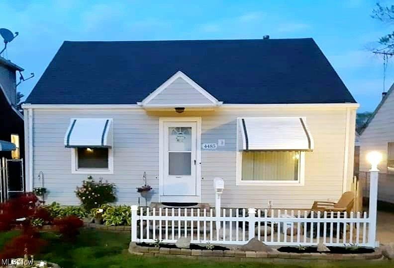 1st image of 4485 W 148th St