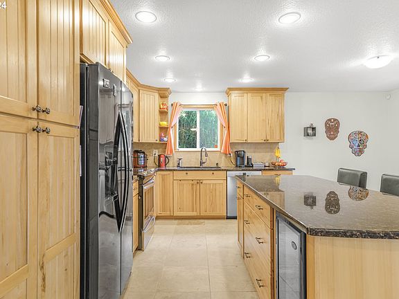 5th image of 7813 NE 166th Ave