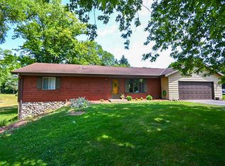 W312S5420 Dable Rd, Mukwonago, WI 53149