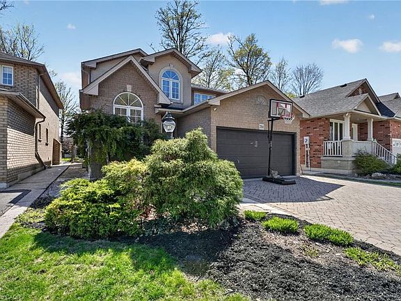 3rd image of 734 Brigadoon Dr