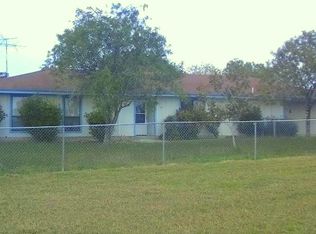 215 W Ridge Rd, Martindale, TX 78655