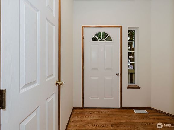 3rd image of 1649 NE Harvard Avenue