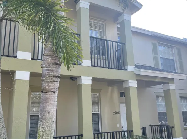 2106 SE Grand Dr, Port Saint Lucie, FL 34952