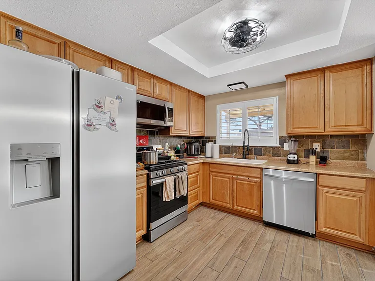 6717 Atwood Ave — Photo 3