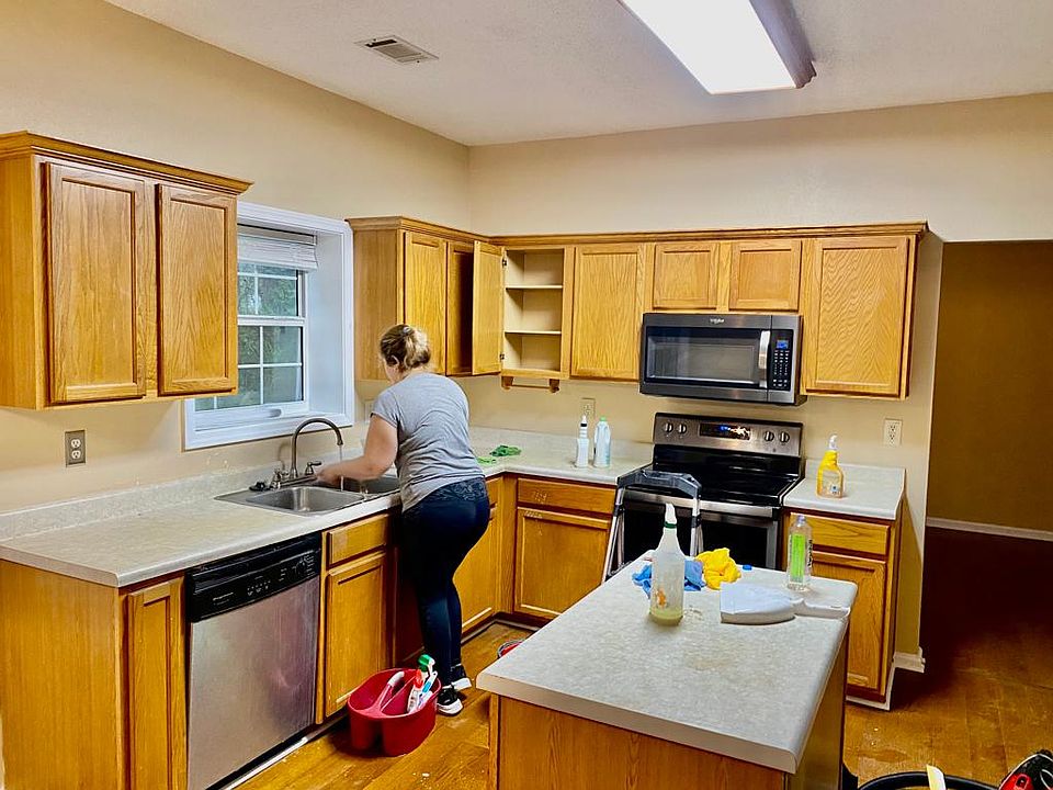 2nd image of 3731 Walnut Creek Way