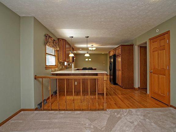 5th image of 4820 Lindsey Ln