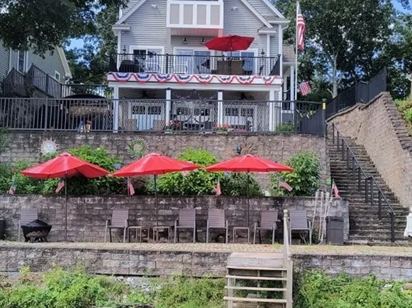 38 Beach Rd, Southwick, MA 01077