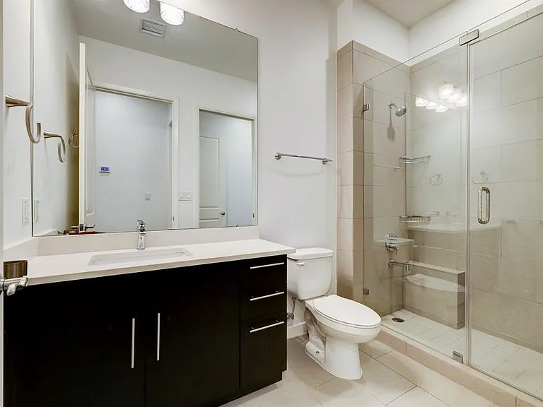 4820 Caroline St #404 — Photo 10