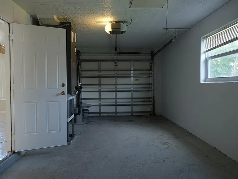 980 Woodland Ave — Photo 18