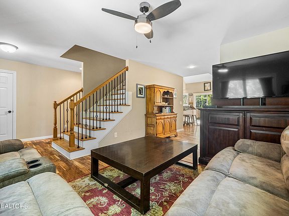 3rd image of 1143 Richland Rd