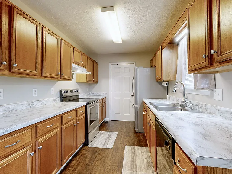 2553 Hillingdon Dr — Photo 8