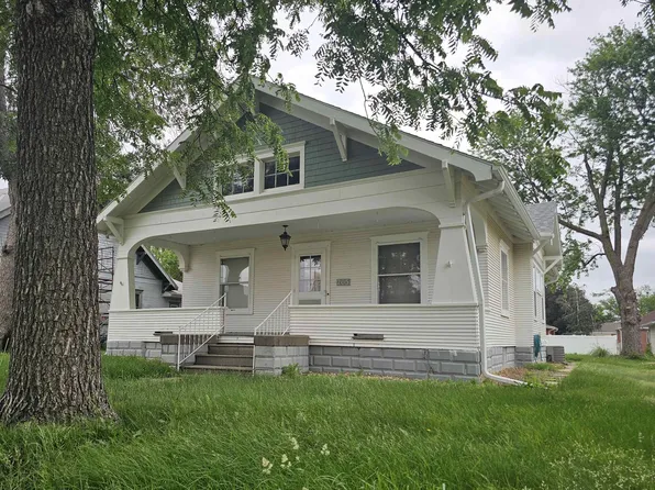 205 N Webster St, Blue Hill, NE 68930
