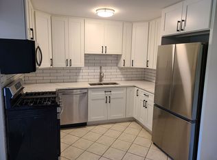 17227 71st Ct APT 5, Tinley Park, IL 60477