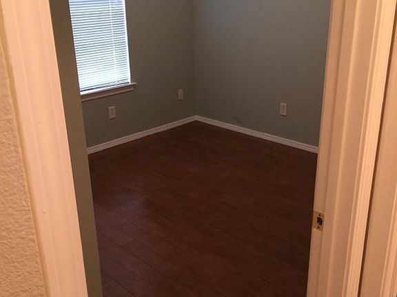 3rd image of 5602 W Shore Dr APT B