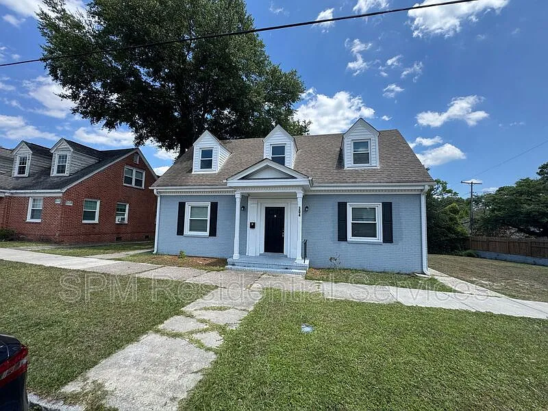 2 bed, 1.0 bath, $1,750 — Photo 2