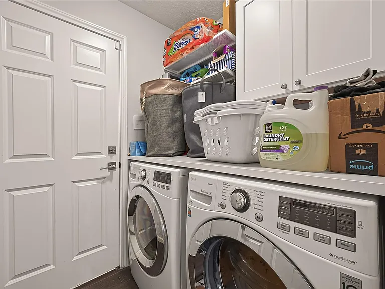 6514 Kings Summit Dr — Photo 21
