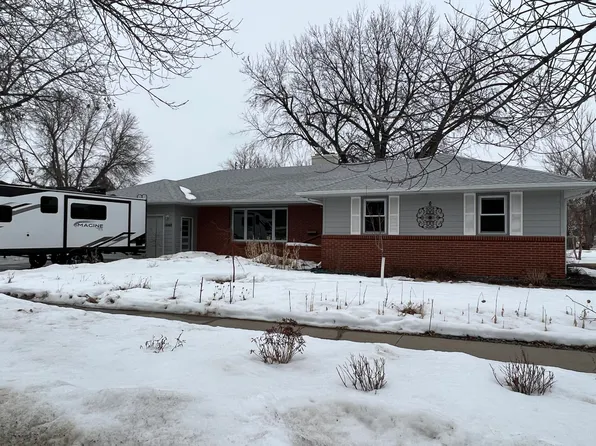 1668 Ohio Ave SW, Huron, SD 57350