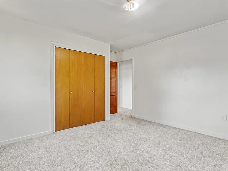 924 McPherson Ave — Photo 9
