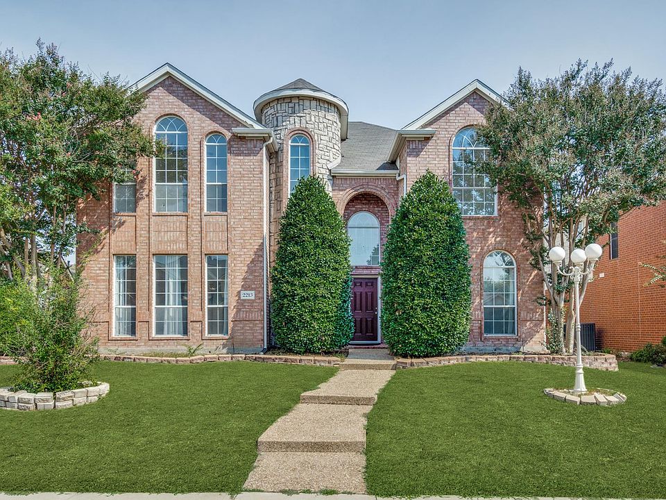 1st image of 2213 Ravenhurst Dr