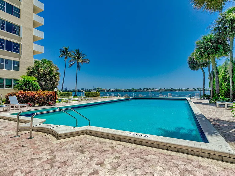 2800 N Flagler Dr #202 — Photo 5