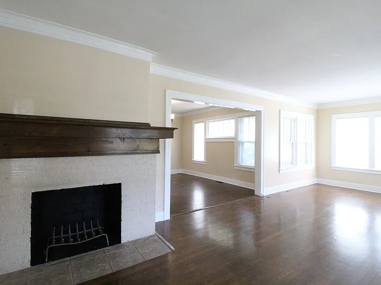 1412 W 51st Street — Photo 3