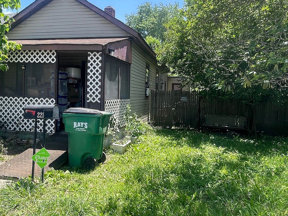 2nd image of 221 E Main St