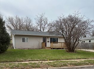 7201 Valley Rd, La Vista, NE 68128