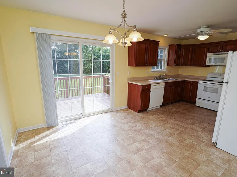 1331 Aspen Dr — Photo 29