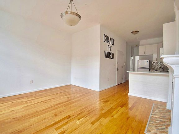 4th image of 141 W 131st St APT 3