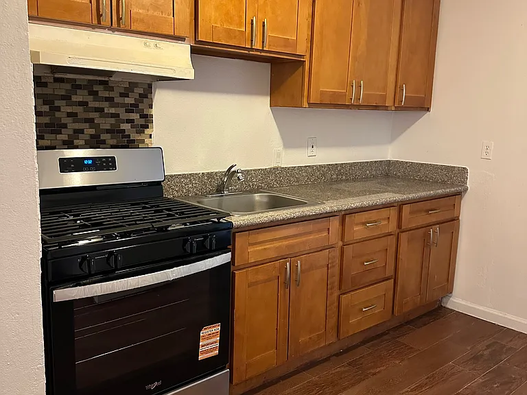 1111 Tabor Ave #4 — Photo 1