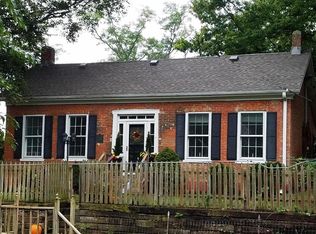 613 Walnut St, Weston, MO 64098