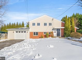 1024 Croton Dr, Alexandria, VA 22308
