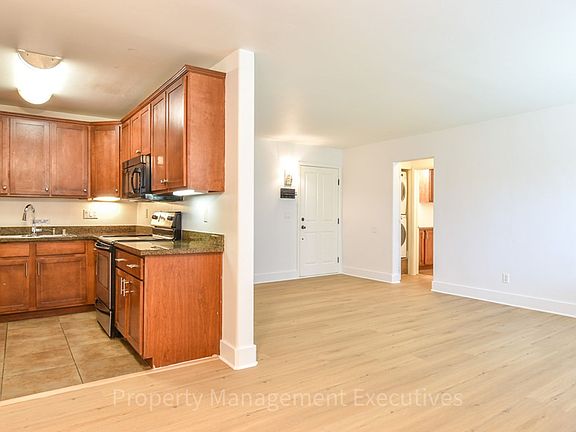 4th image of 4560 60th St Unit 9