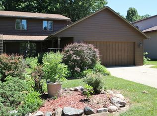 921 Divot Pl, Green Bay, WI 54313