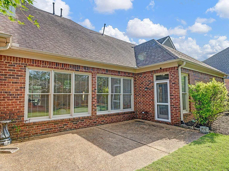 1331 Riding Brook Dr — Photo 36