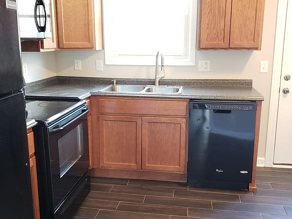 5th image of 610 Commerce St #14