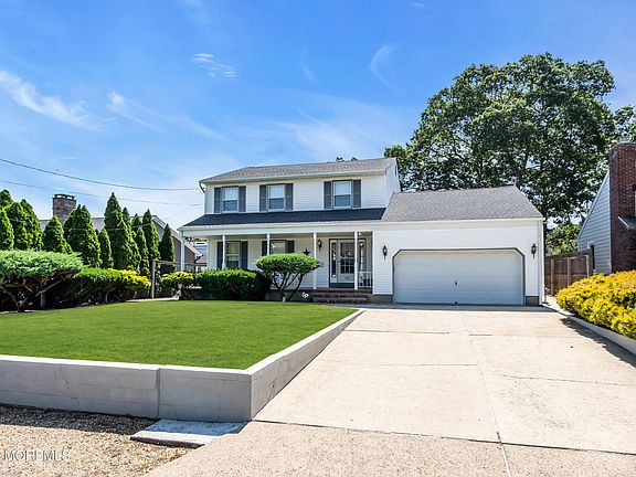 2nd image of 224 Pearce Avenue