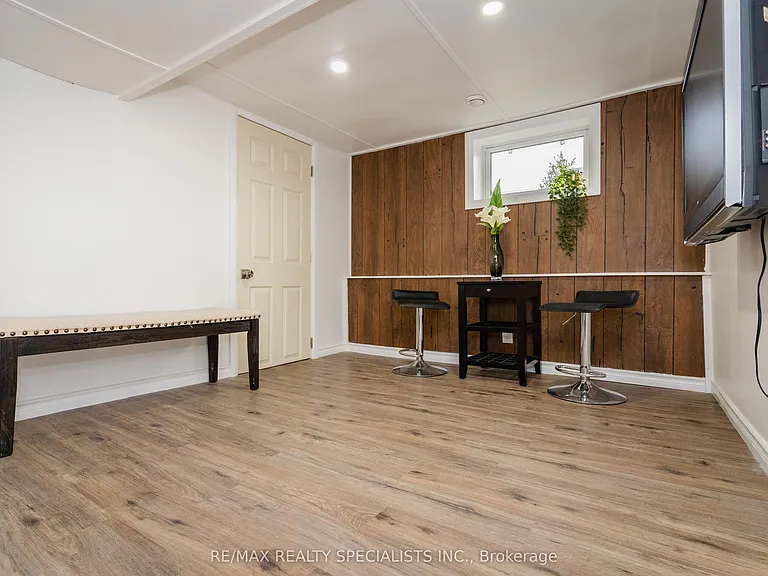 4397 Homewood Ave — Photo 23