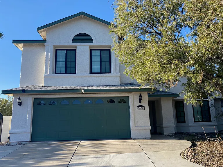 5028 W Hurston Dr — Photo 1