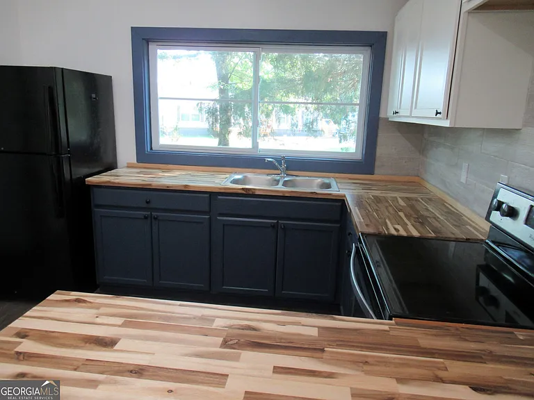 1379 Sam Craven Rd — Photo 9
