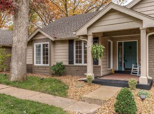 1938 Arapahoe Basin Ct, Ballwin, MO 63011