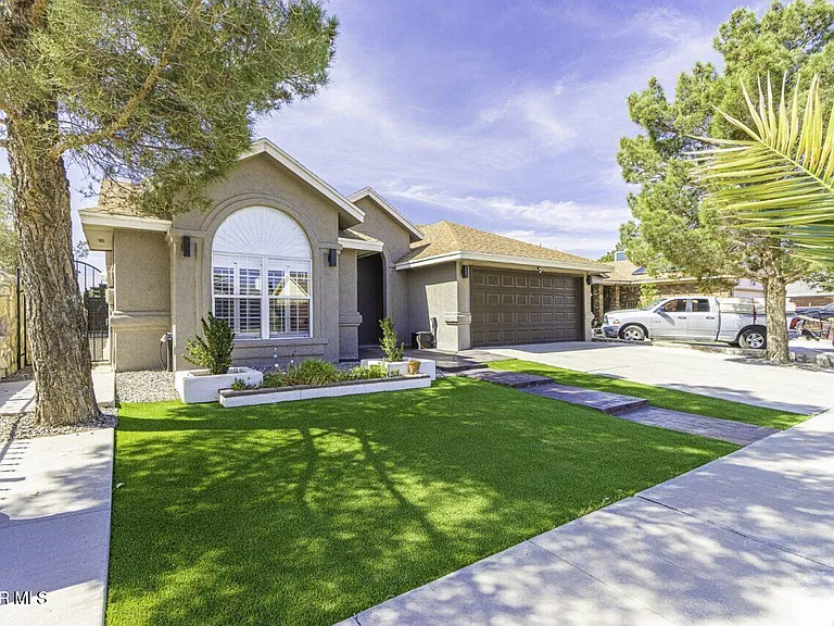 12082 El Greco Cir — Photo 3
