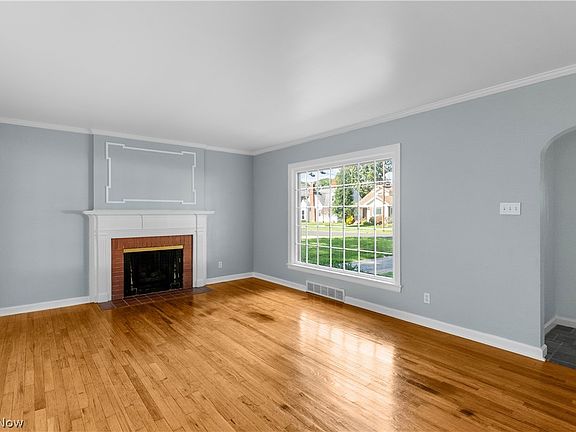 4th image of 233 Oakley Ave