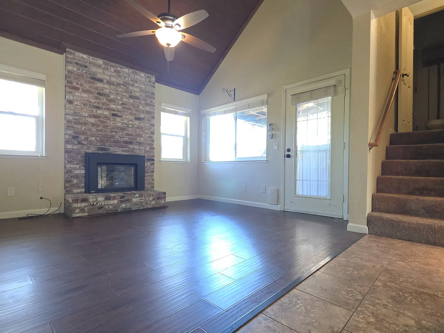 2 bed, 1.5 bath, 873 sqft, $2,000 — Photo 4