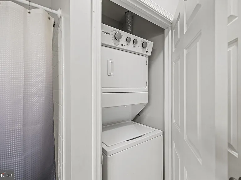 7011 Falls Reach Dr #103 — Photo 21